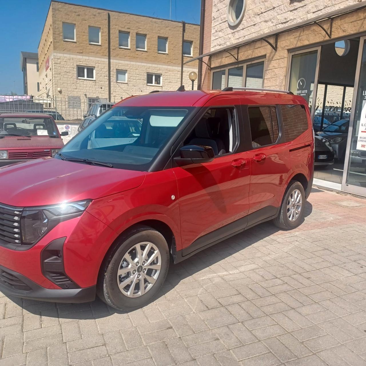 NUOVO 1.788KM FORD TOURNEO CURIER 24 MESI GARANZIA DI FABBRICA