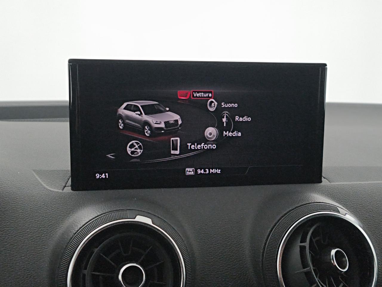 Audi Q2 35 1.5 tfsi Identity Black