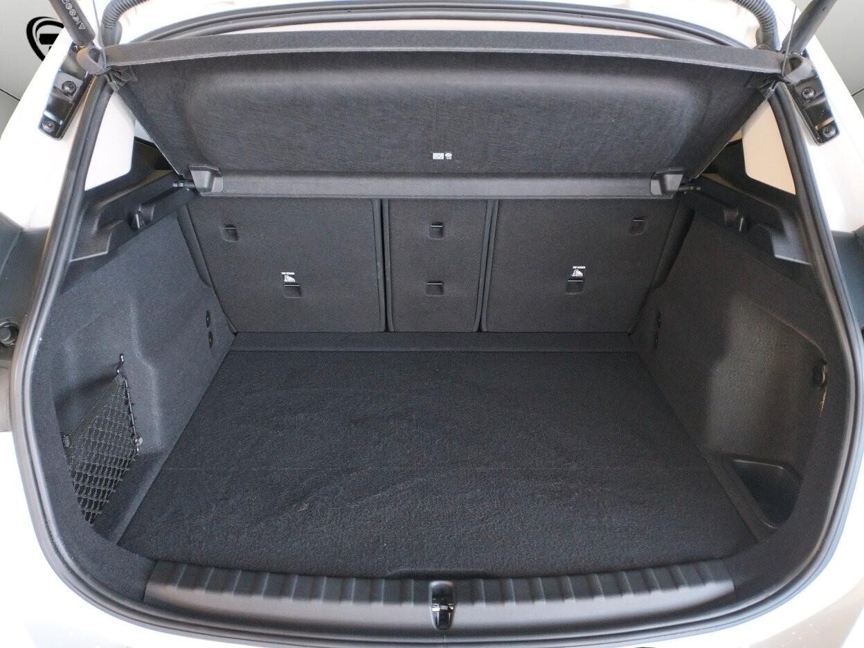 BMW 220 i Active Tourer mhev 48V auto