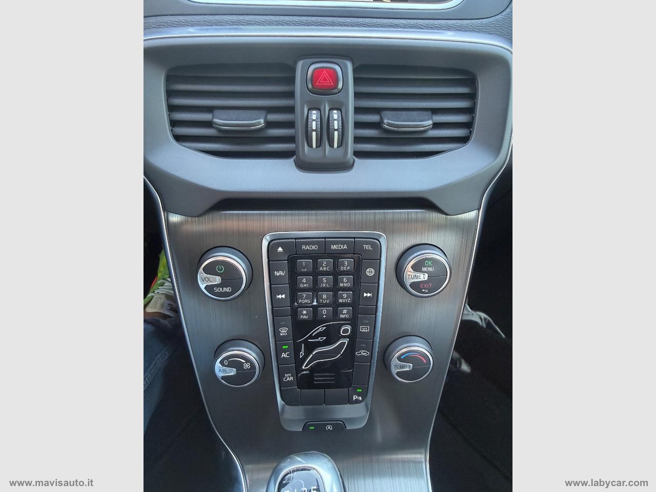 VOLVO V40 D2 1.6 Momentum