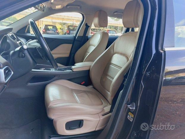 Jaguar F-Pace 2.0 D 180CV Autom. - 2017