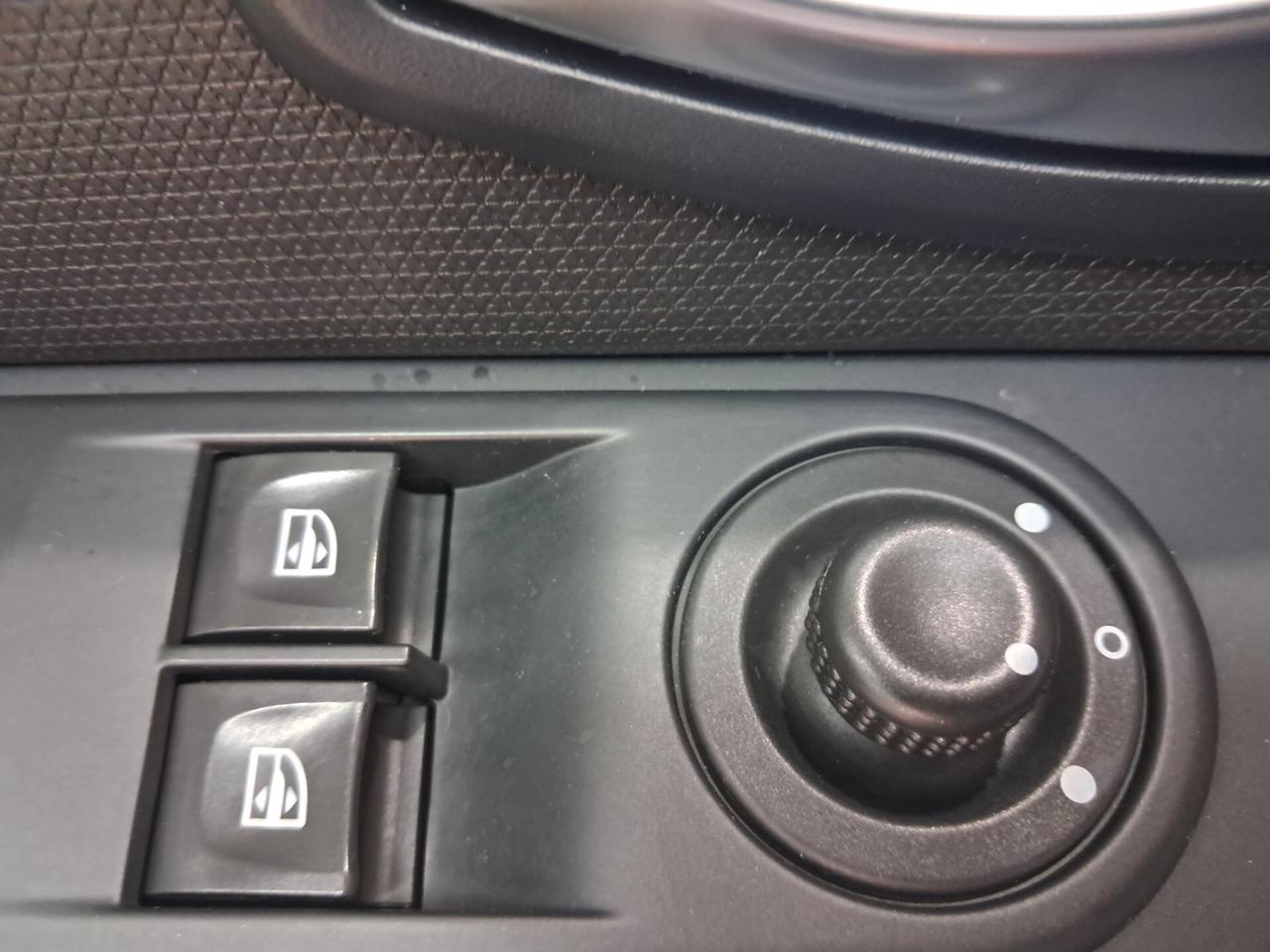 Renault Clio 1.2 75CV 5 porte Costume National
