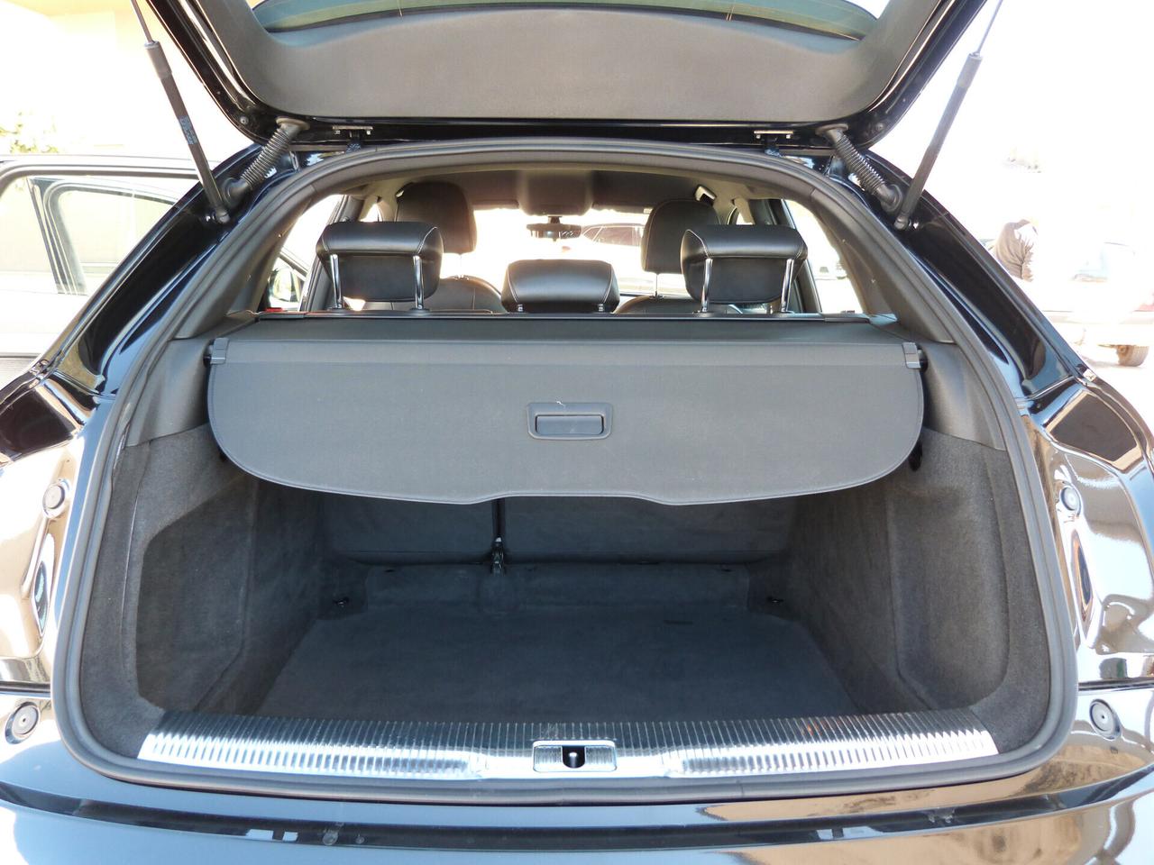 Audi Q3 2.0 TDI 150 CV S tronic line Edition