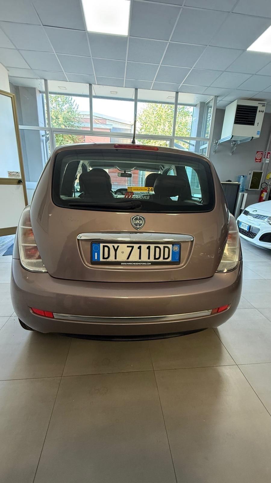 Lancia Ypsilon 1.4 Platino Ecochic GPL