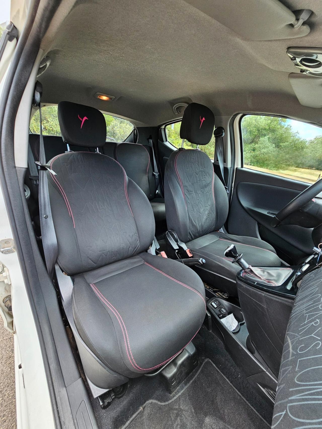 Lancia Ypsilon 1.2 69 CV 5 porte Elefantino Rosa