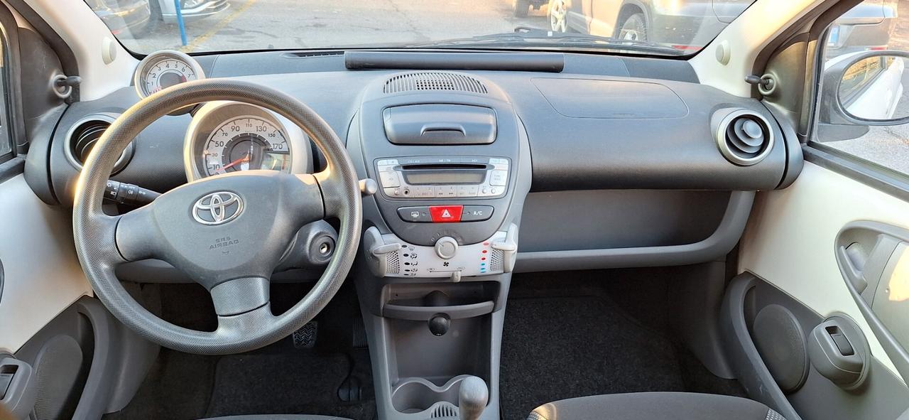 Toyota Aygo 1.0 12V VVT-i 5 porte Sol Connect