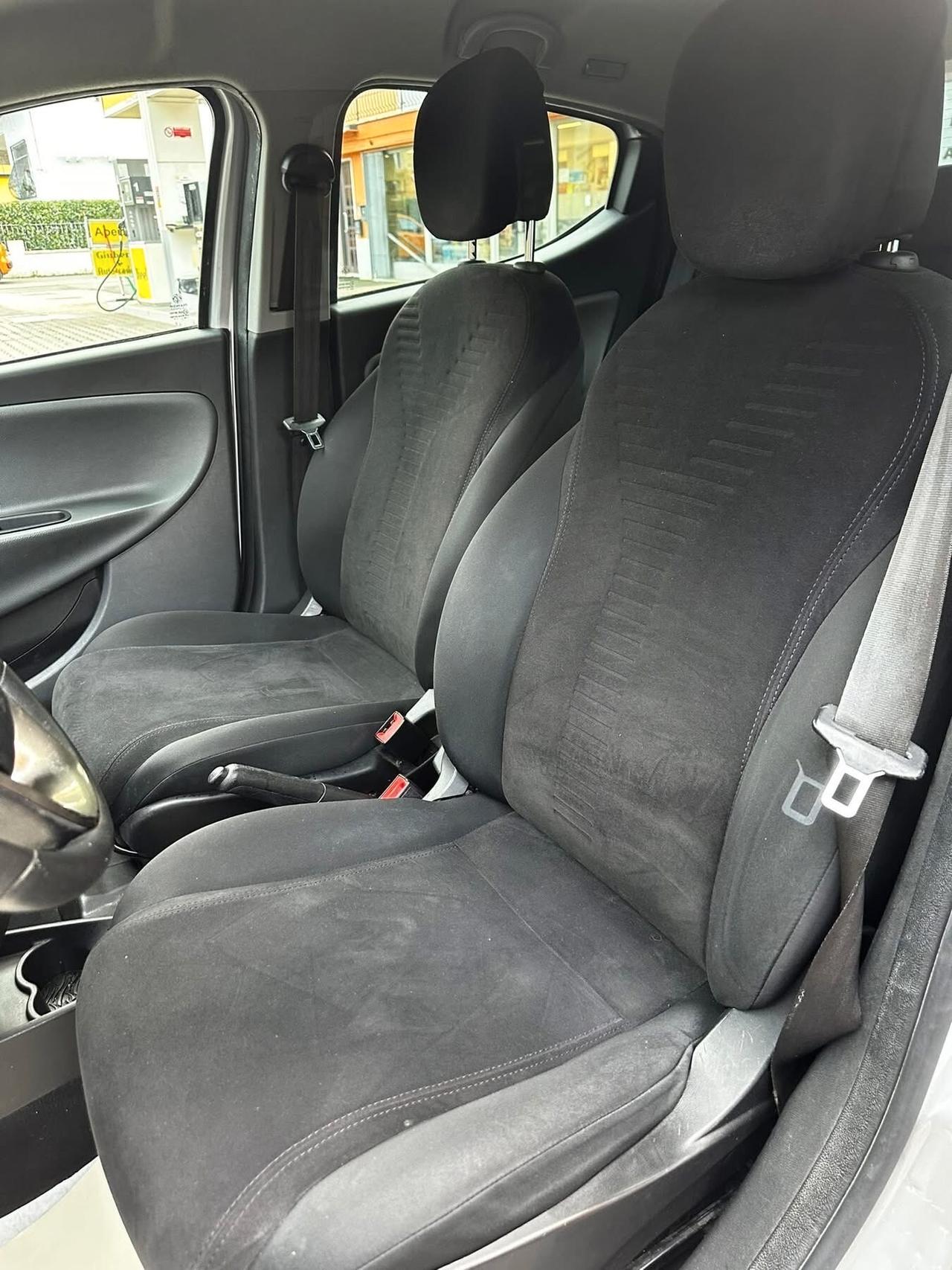 Lancia Ypsilon 1.2 69 CV 5 porte GPL Ecochic Silver NEOPATENTATI