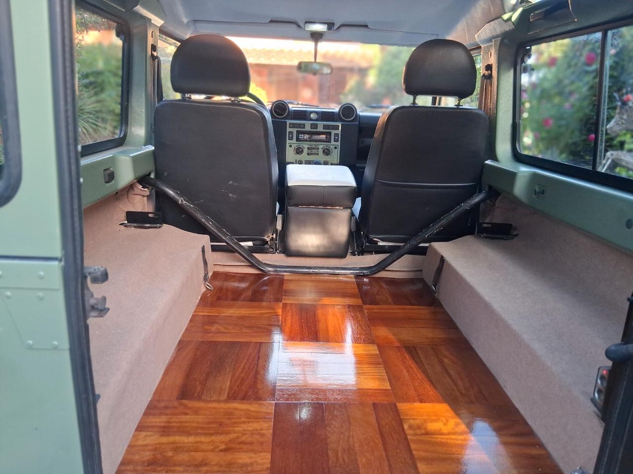 Land Rover Defender 90 2.2 TD4 Station Wagon E N1
