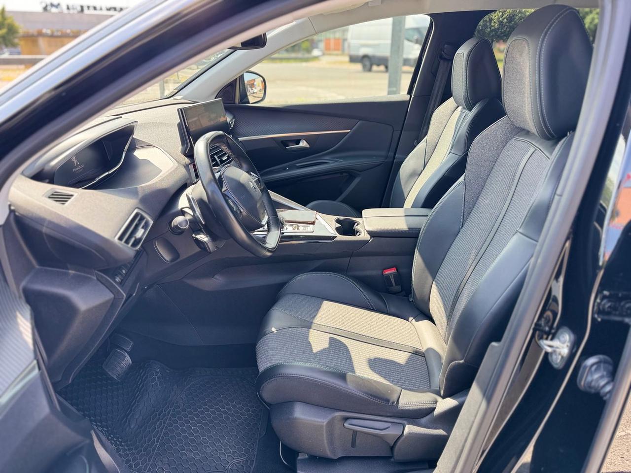 Peugeot 3008 Allure 1.5 Blue HDI 130 #5939
