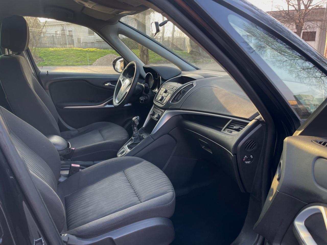 Opel Zafira Tourer 1.4 Turbo 140CV GPL Cosmo 2013 Posti7