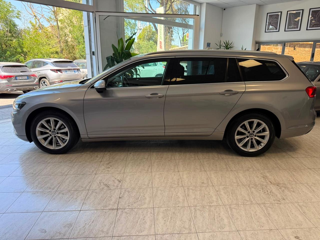 VOLKSWAGEN PASSAT 2.0 TDI DSG ITALIANA DOPPIO TRENO LED