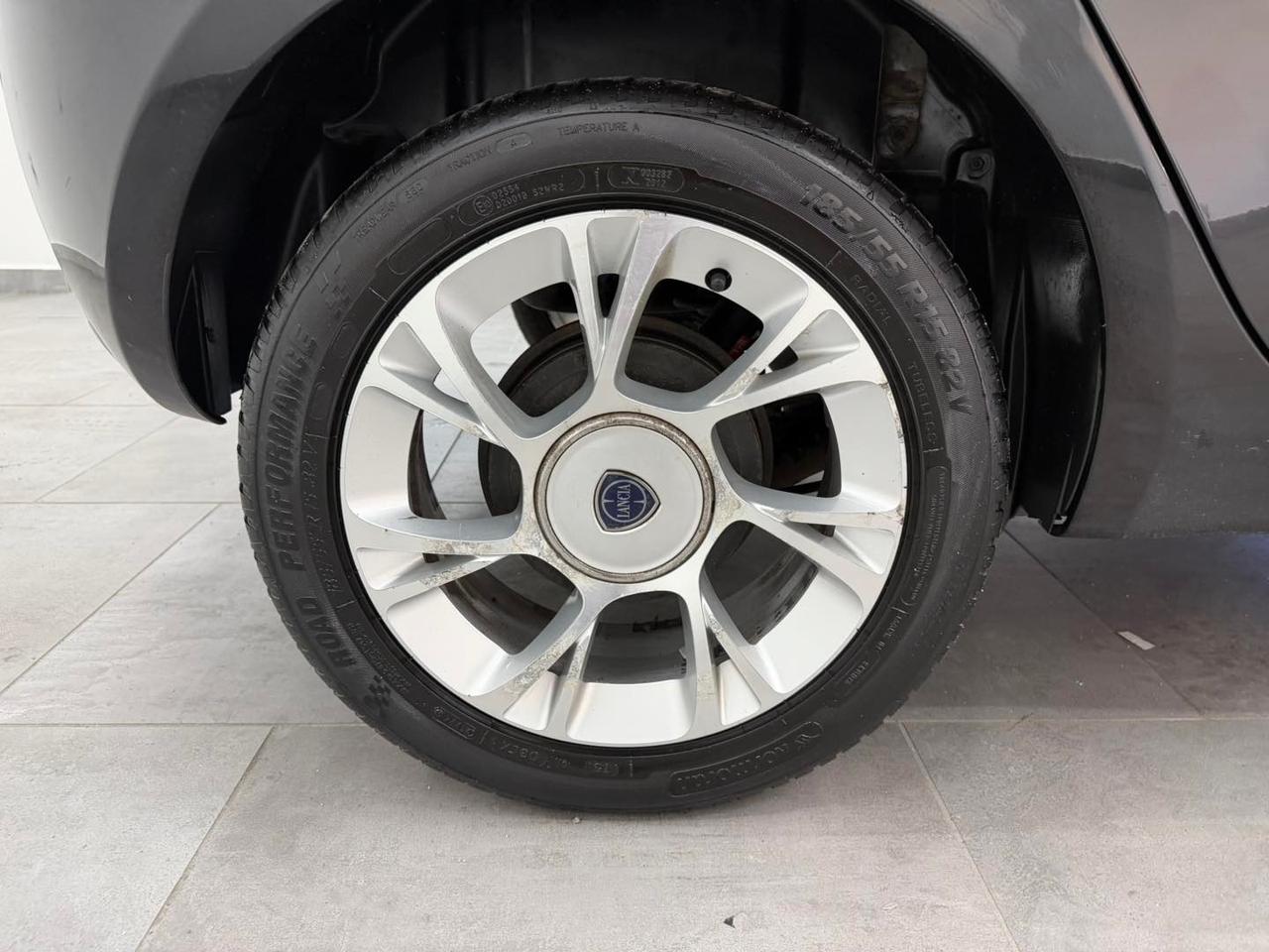 Lancia Ypsilon 1.2 69 CV 5 porte Gold 2016