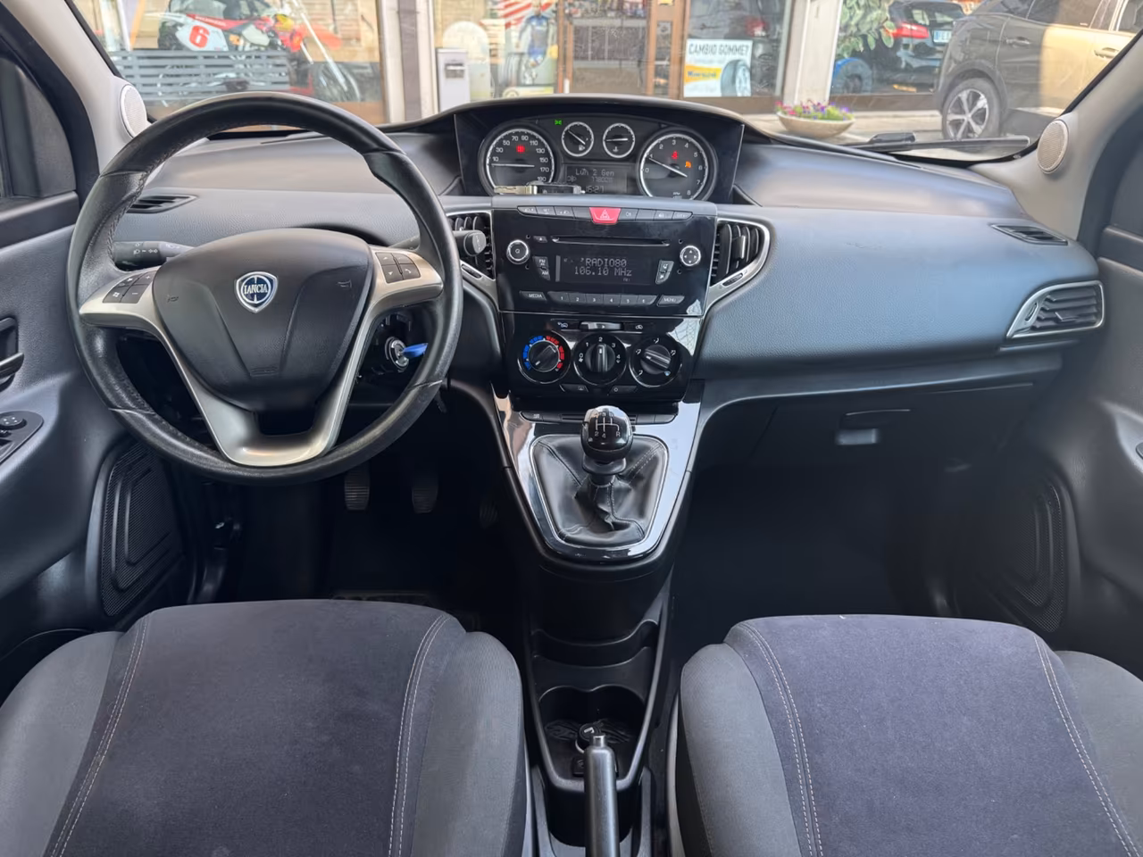 Lancia Ypsilon 1.2 69 CV Silver
