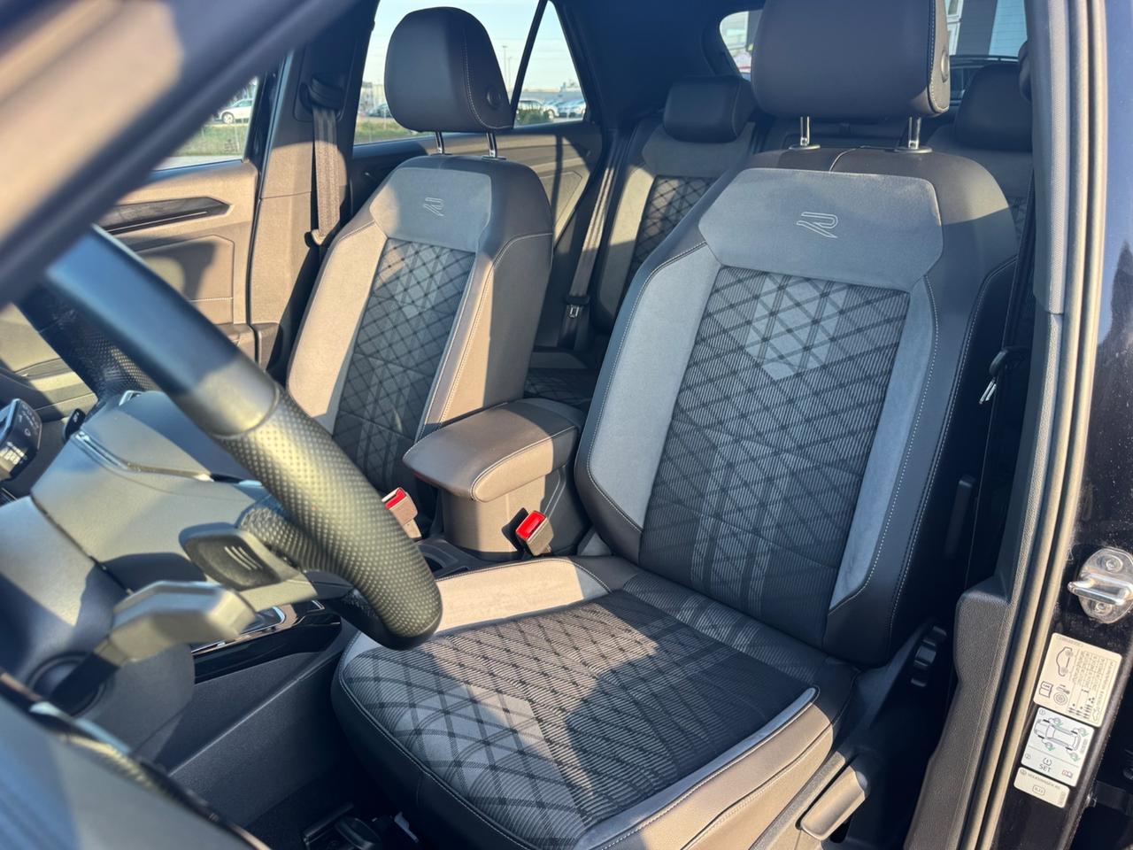 Volkswagen T-Roc 2.0 TDI SCR 150 CV DSG R-Line Full Black