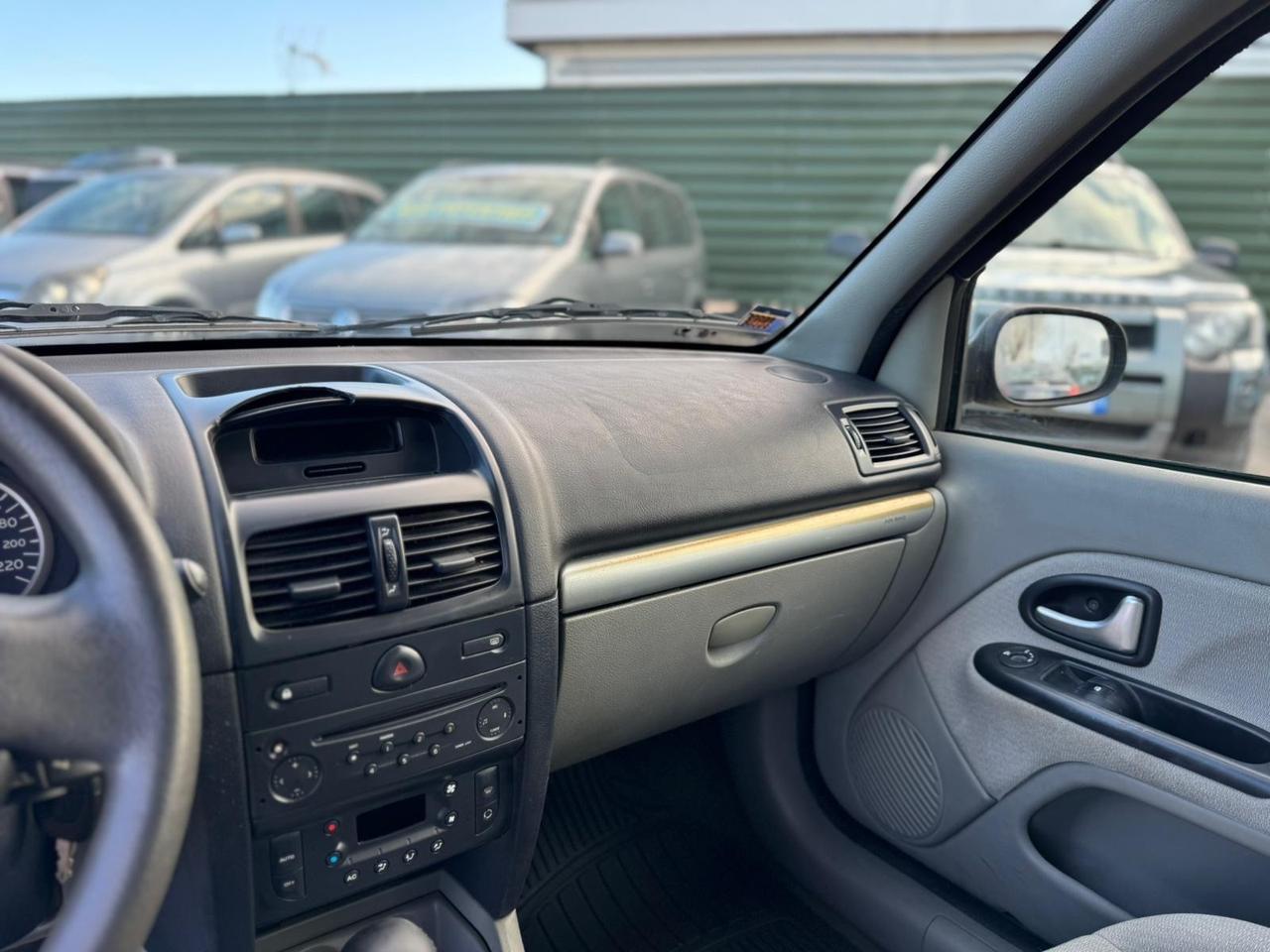 Renault Clio 1.2 16V cat 5 porte Privilège