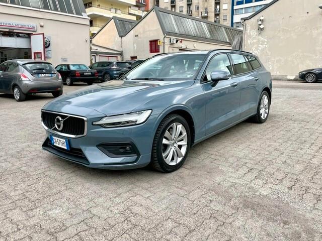 Volvo V60 B4 (d) Geartronic Momentum Business Perfetta Tagliandata