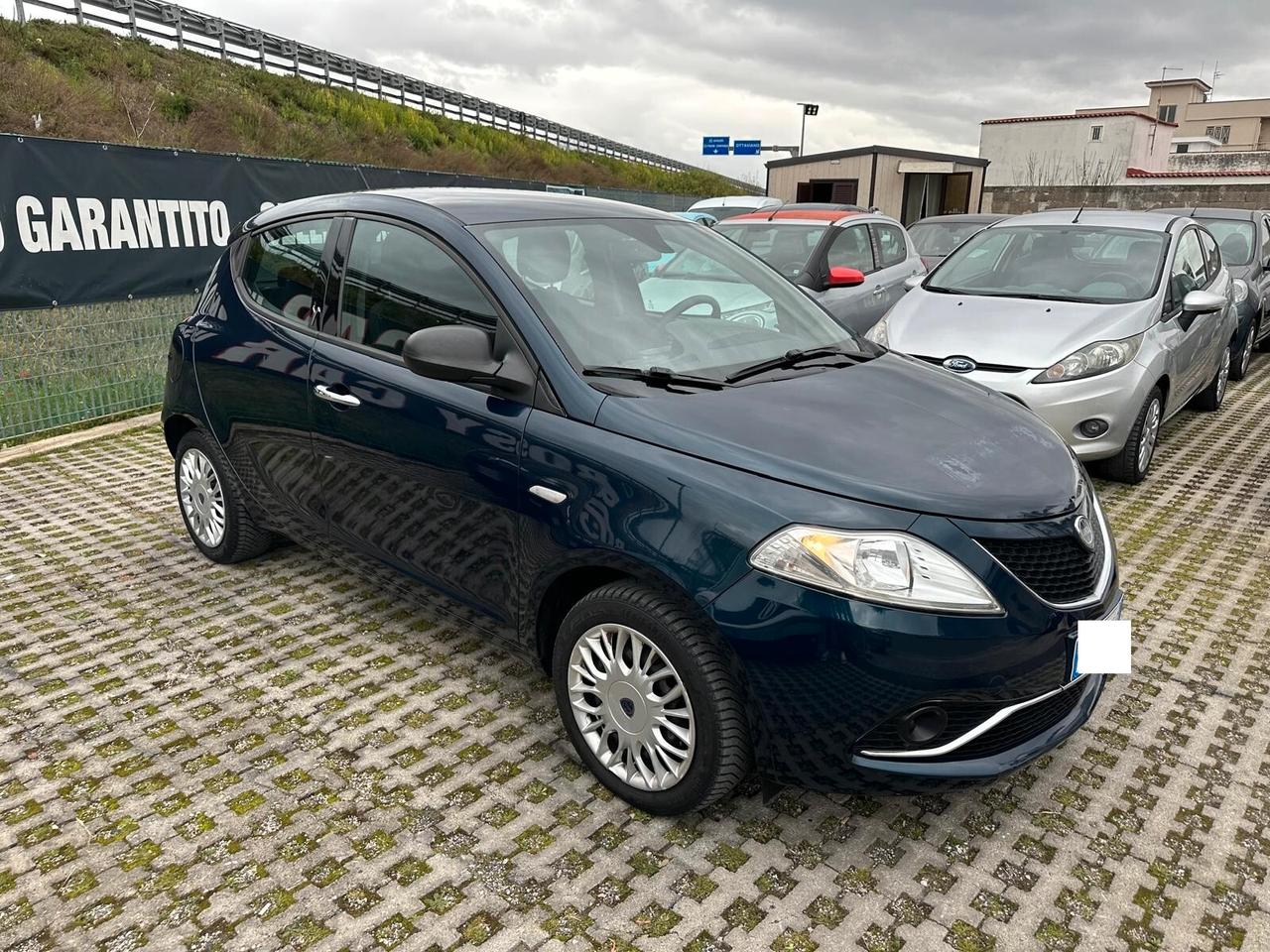 Lancia Ypsilon 1.3 MJT 16V 95 CV 5 porte S&S Silver-06/2016