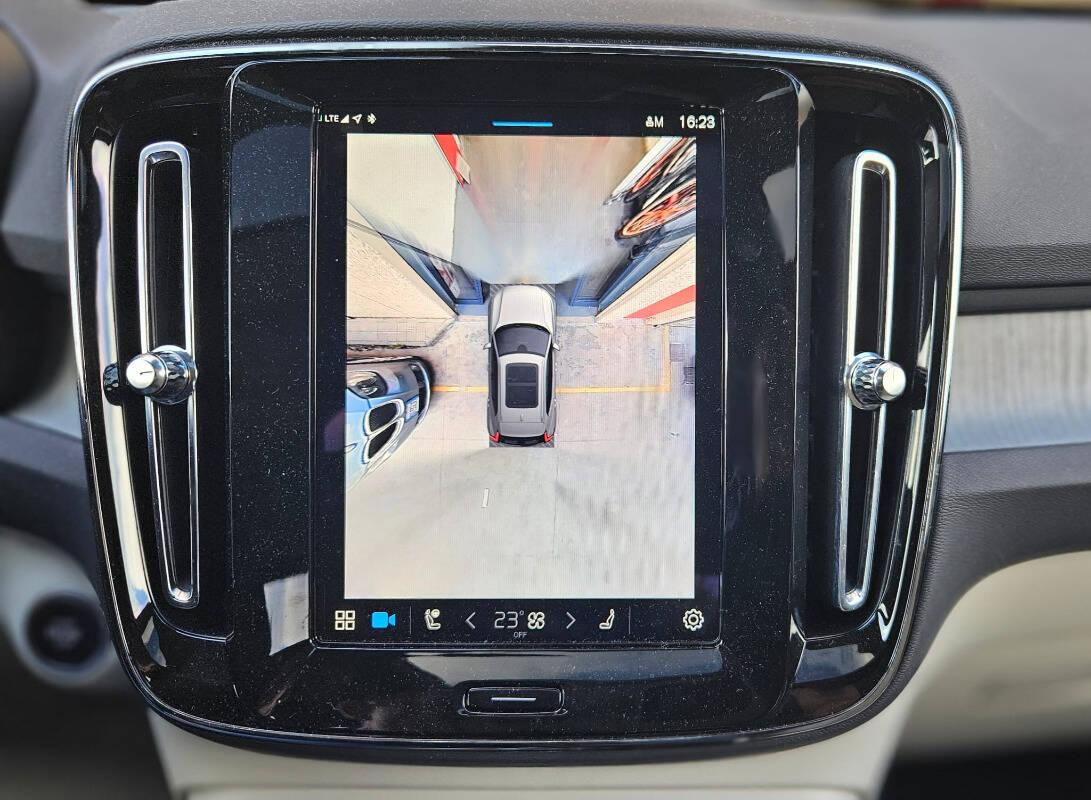 Volvo XC40 2.0 b3 Ultra Dark auto