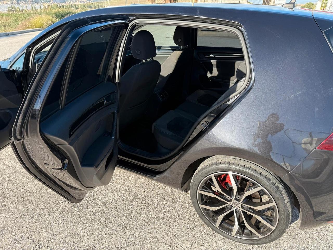 Volkswagen Golf Plus 1.6 TDI DPF Comfortline