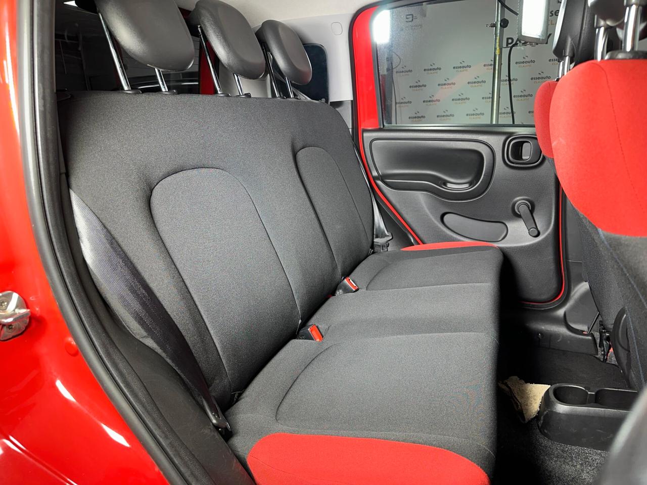 Fiat Panda 1.2 Lounge - BLACK DECEMBER Promo