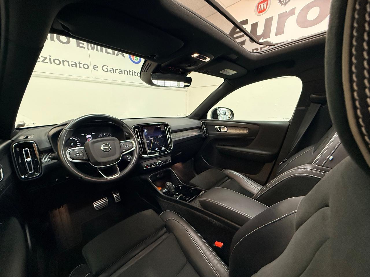 Volvo XC40 2.0 B4 mhev 197CV AWD Geartronic R-design 06/2021