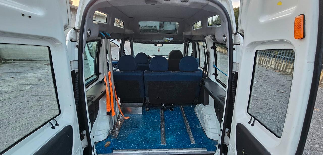 Fiat Doblo 1.9 JTD TRASPORTO DISABILI