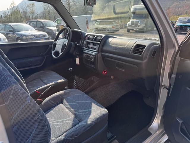 SUZUKI Jimny 1.3i 16V cat 4WD JLX
