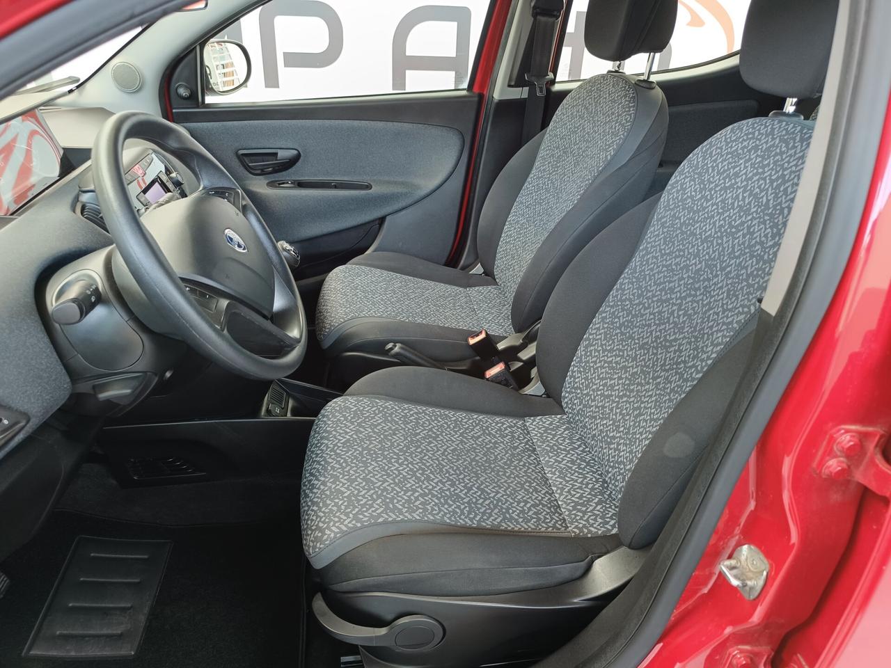 Lancia Ypsilon 1.0 FireFly 5 porte S&S Hybrid Ecochic Gold