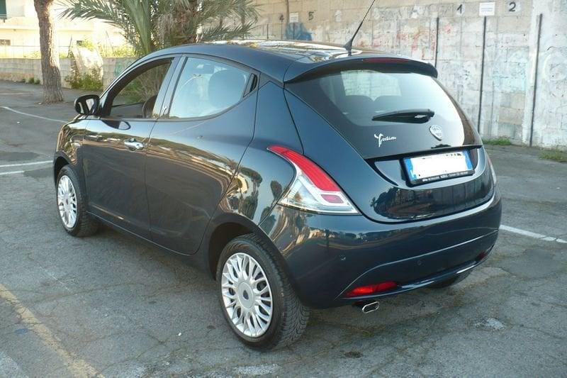 Lancia Ypsilon 1.2 69 CV 5 porte Gold