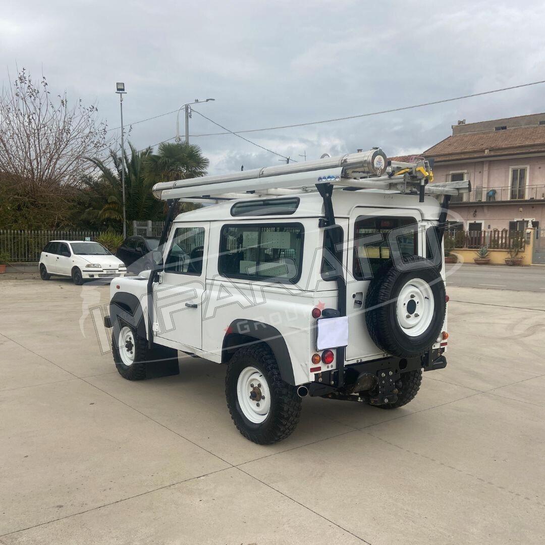 Land Rover Defender 90 2.2 TD4 Station Wagon SE N1