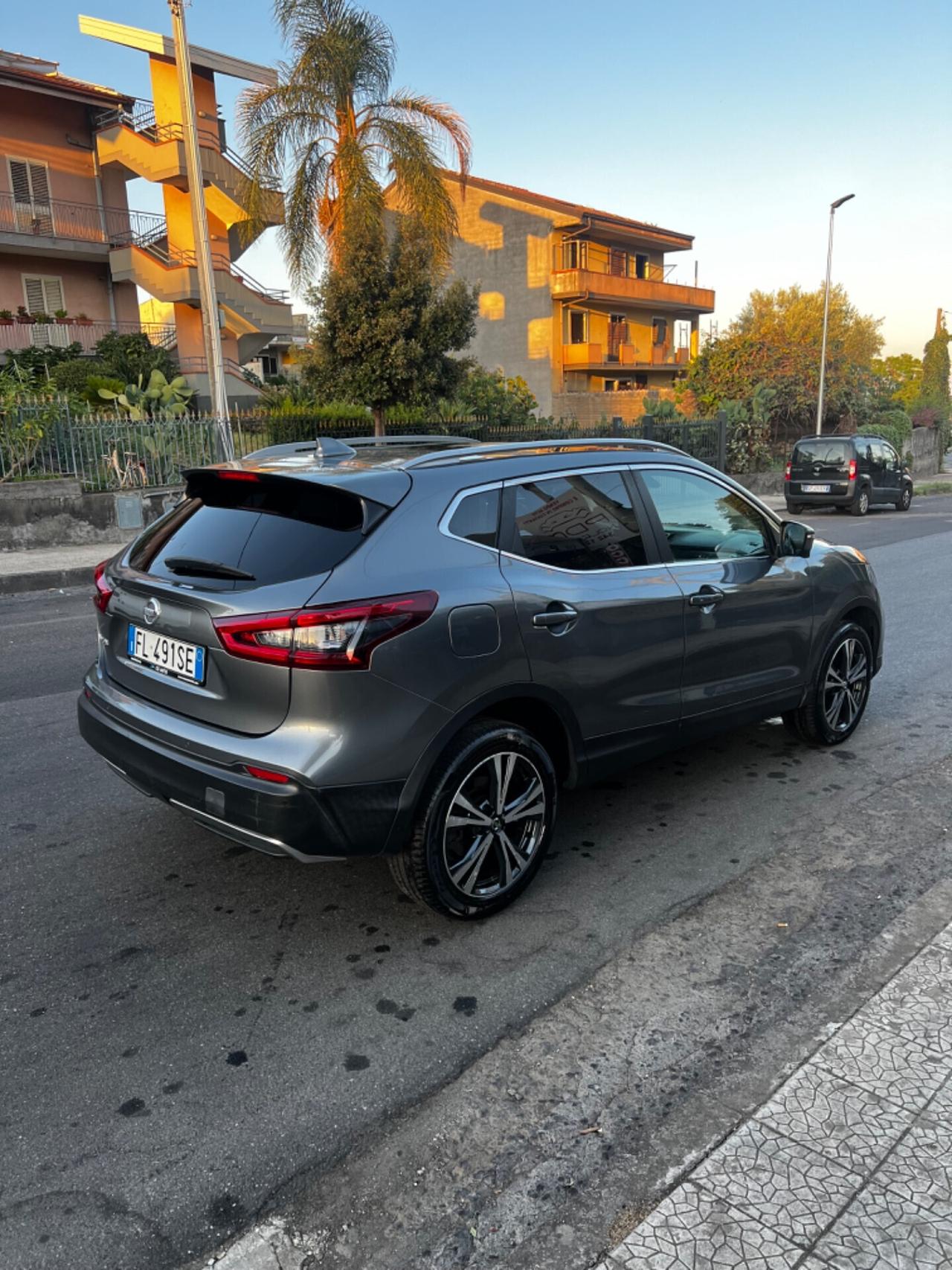 Nissan Qashqai 1.5 dCi Tekna tetto apribile