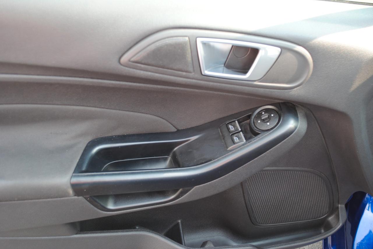 Ford Fiesta 1.4 5 porte Bz.- GPL Black & White Edition