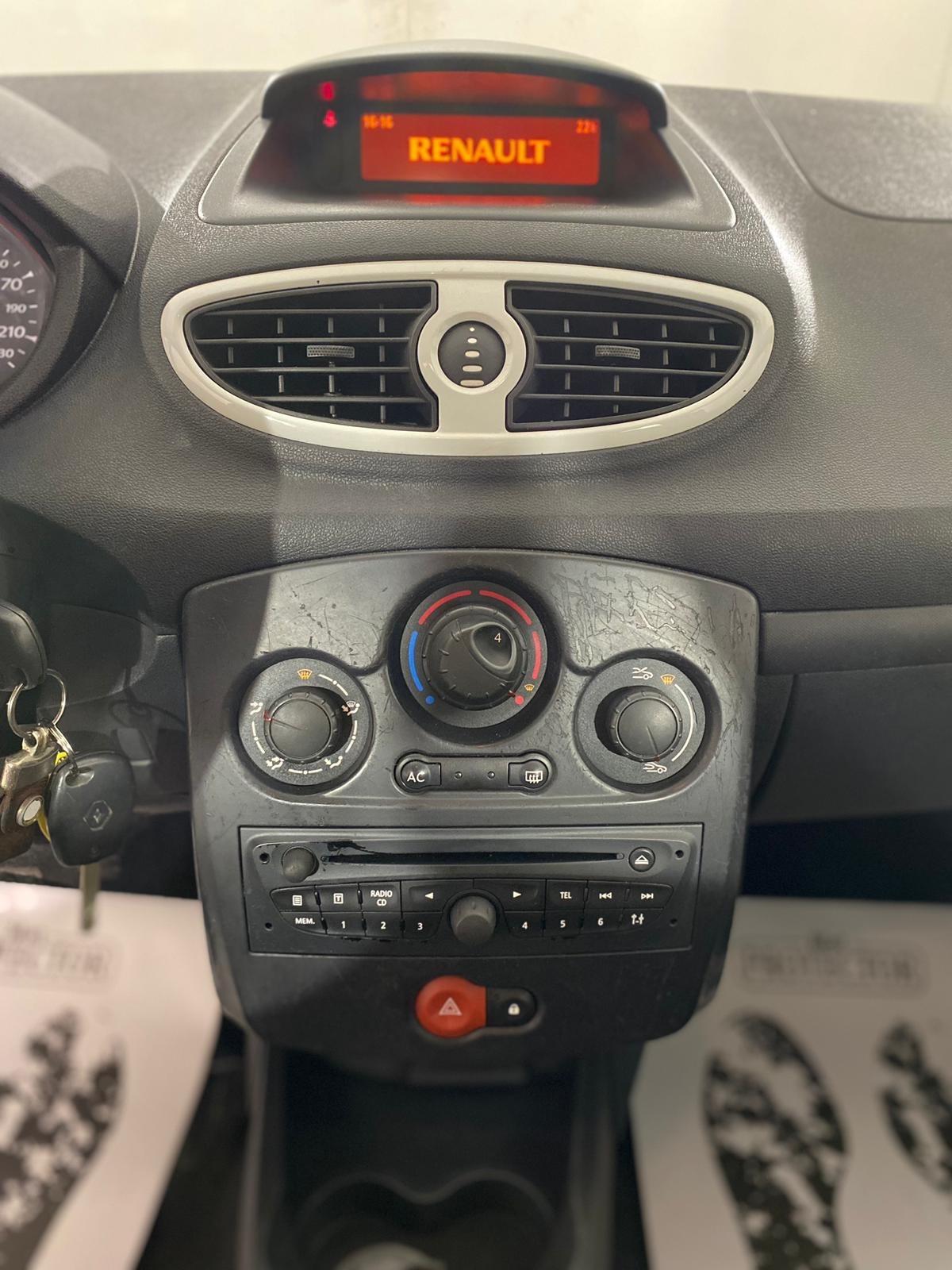 Renault Clio 1.2 16V 5 porte *NEOPATENTATI*
