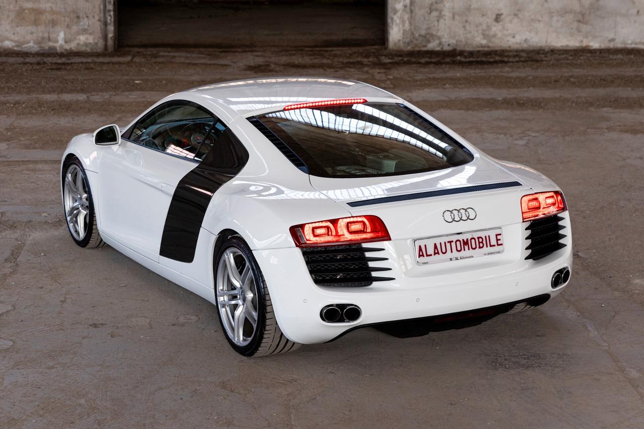 Audi R8 4.2 V8 FSI quattro
