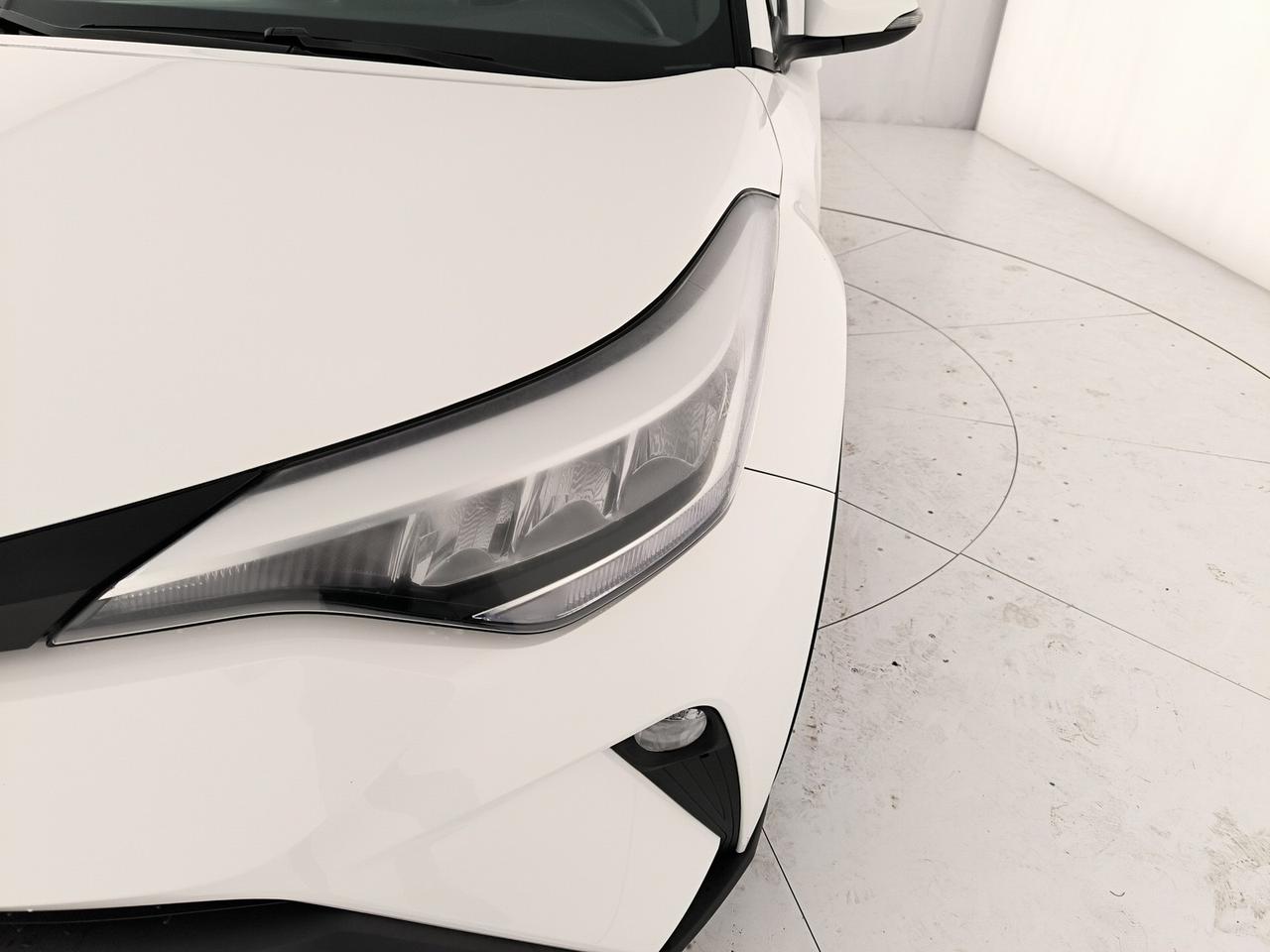 Toyota C-HR 1.8 hev active fwd e-cvt