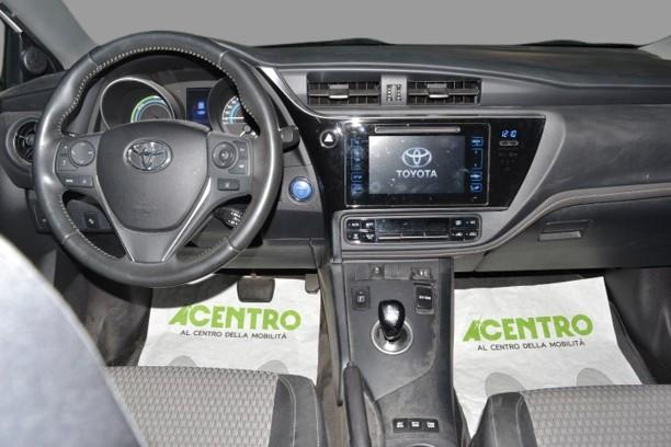 TOYOTA AURIS 1,8 hybrid e-CVT