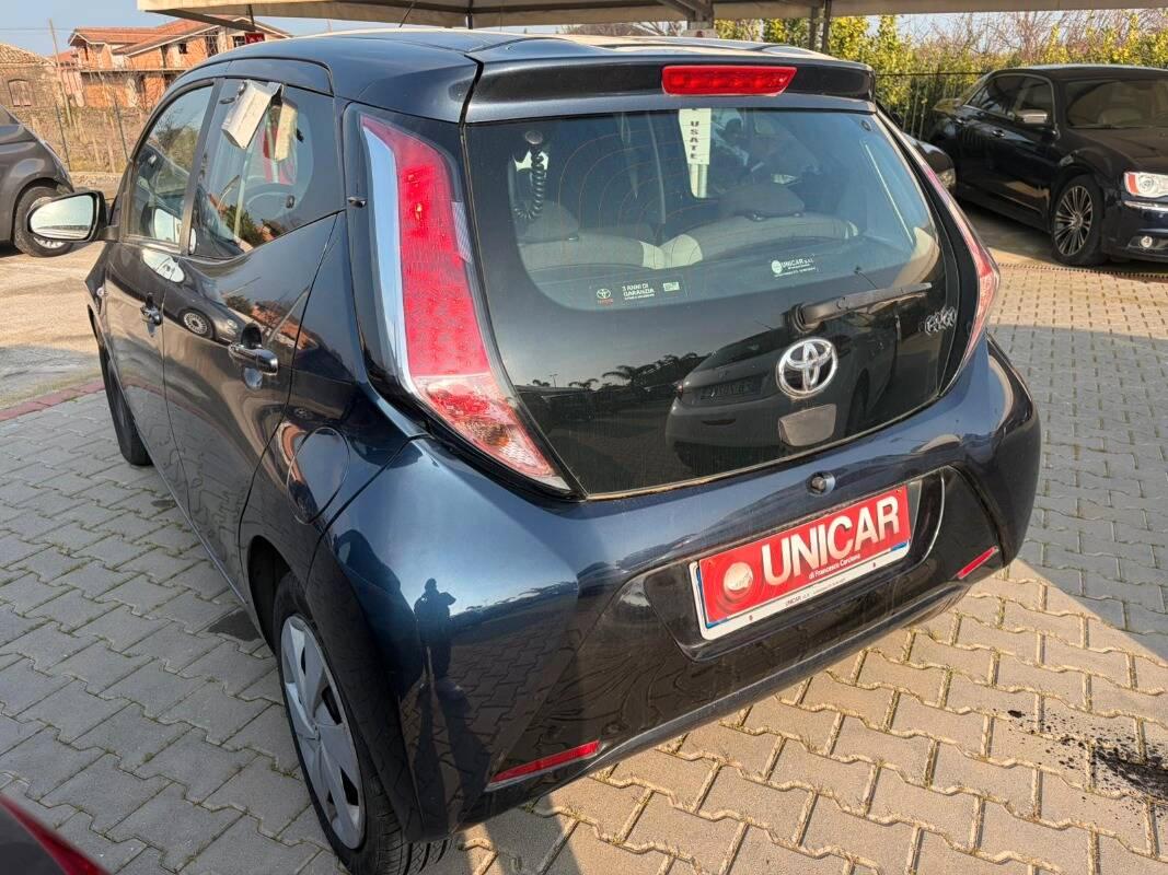 Toyota Aygo 1.0 x-pure 5p