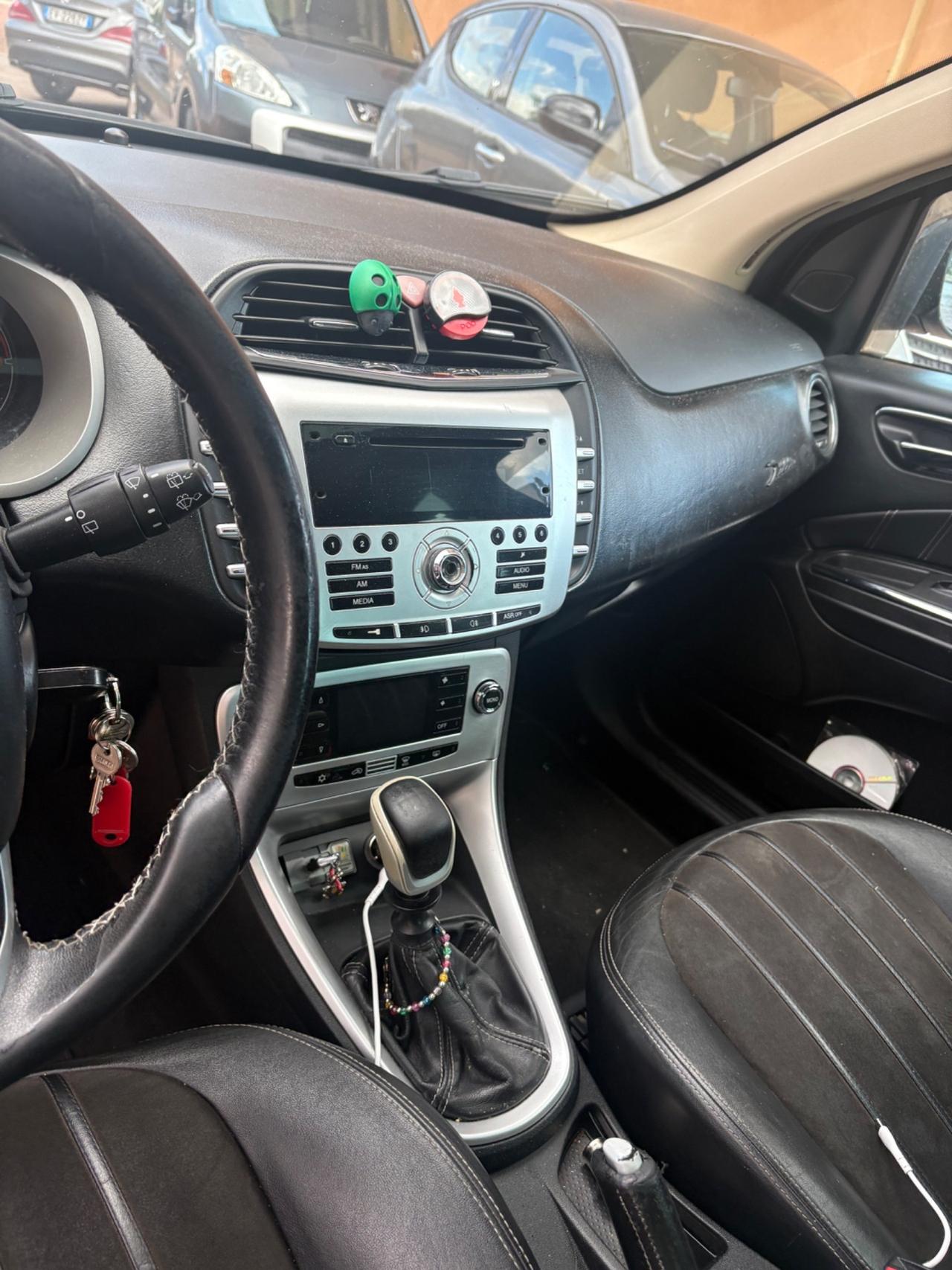 Lancia Delta 1.6 MJT DPF Argento