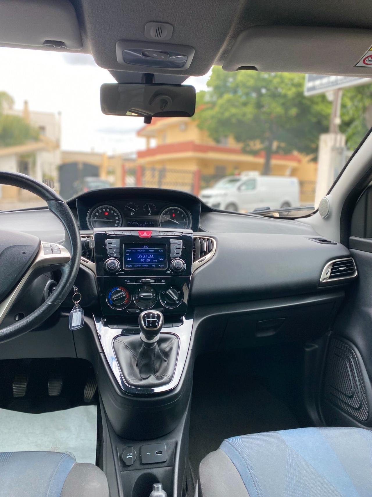 Lancia Ypsilon 1.2 69 CV 5 porte S&S Gold