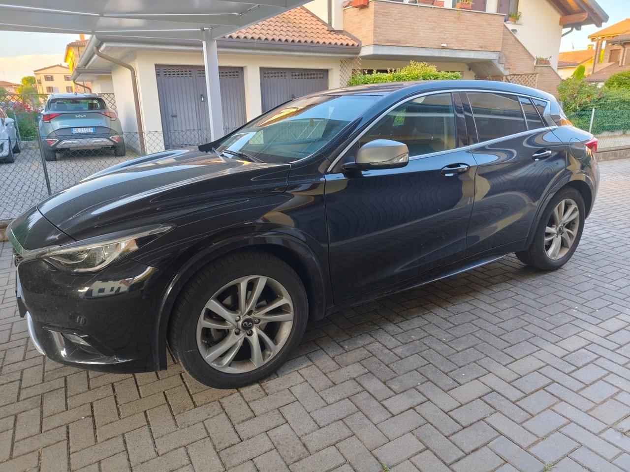 Infiniti Q30 1.5 diesel Business Executive
