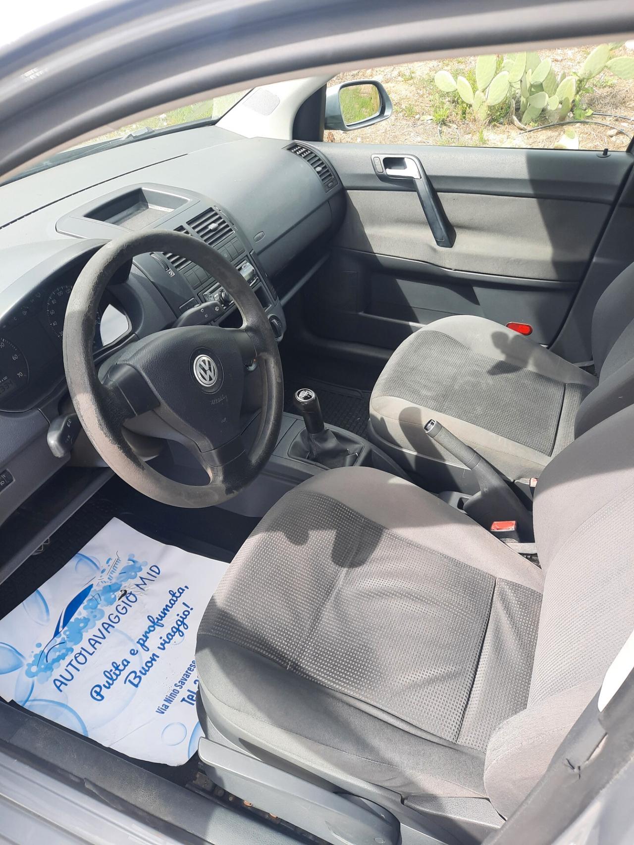 Volkswagen Polo 1.2 CONFORTLINE