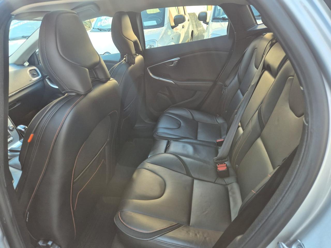 Volvo V40 T2