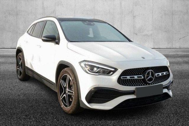 MERCEDES-BENZ GLA 180 d Automatic Premium