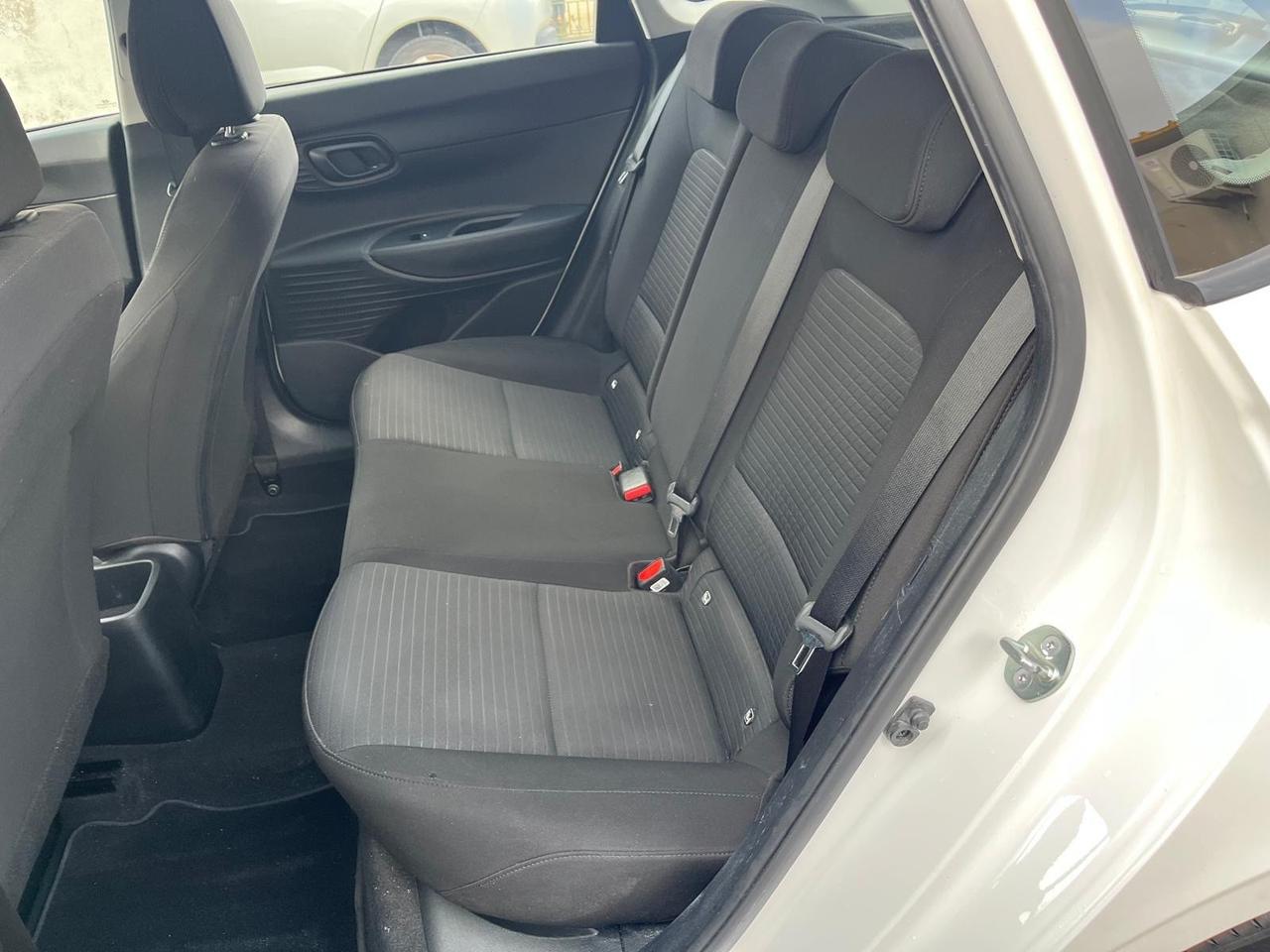 Hyundai i20-1.2 benz-full-2023