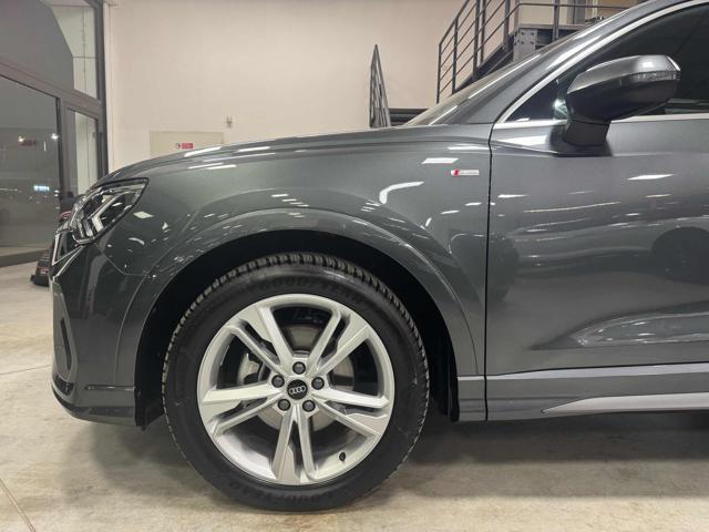 AUDI Q3 35 TDI S tronic S line Interiors
