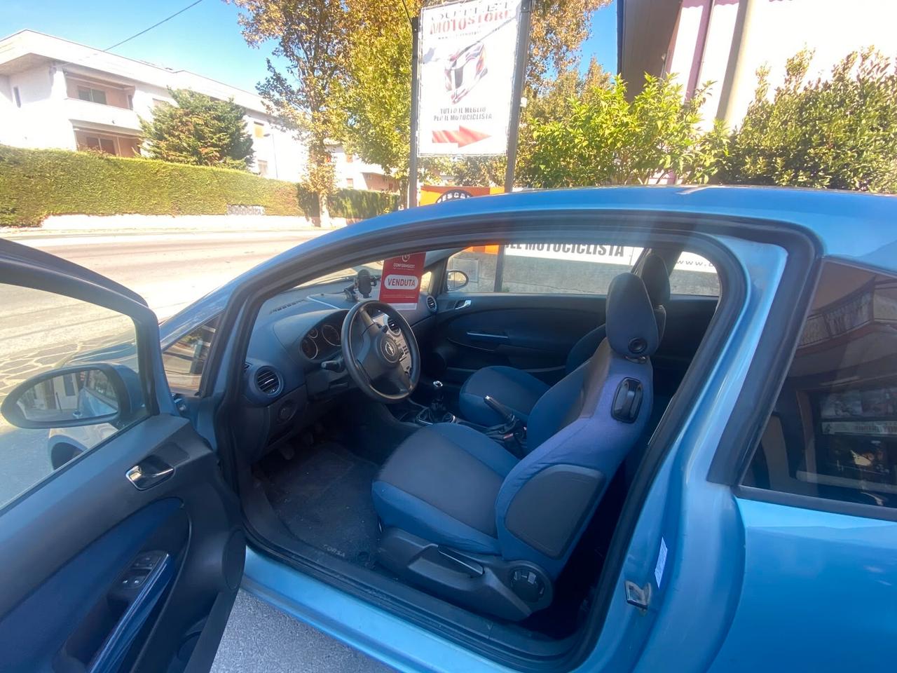Opel Corsa 1.2 3 porte Sport