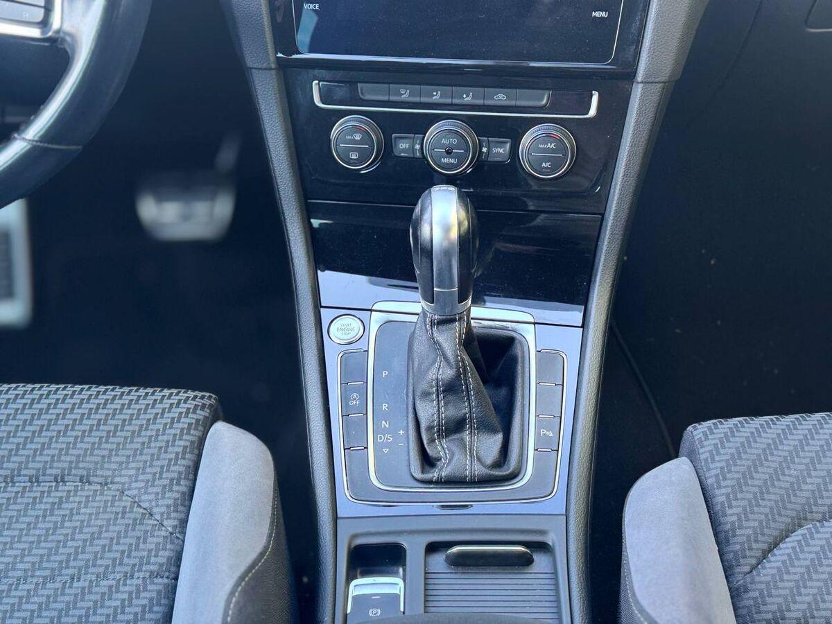 Volkswagen Golf 1.5 tsi Sport 150cv dsg