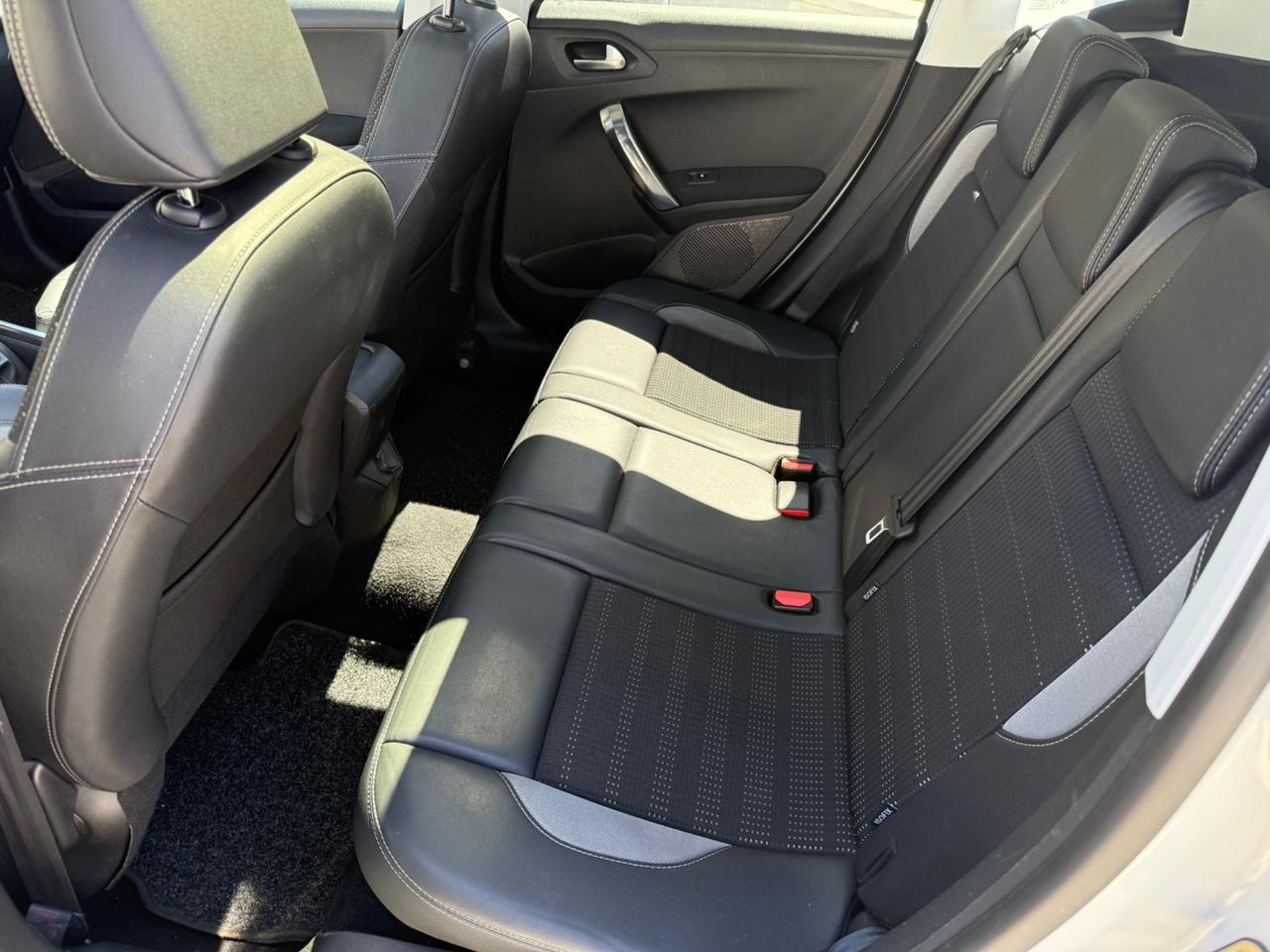 Peugeot 2008 1.2 VTi 82CV Allure