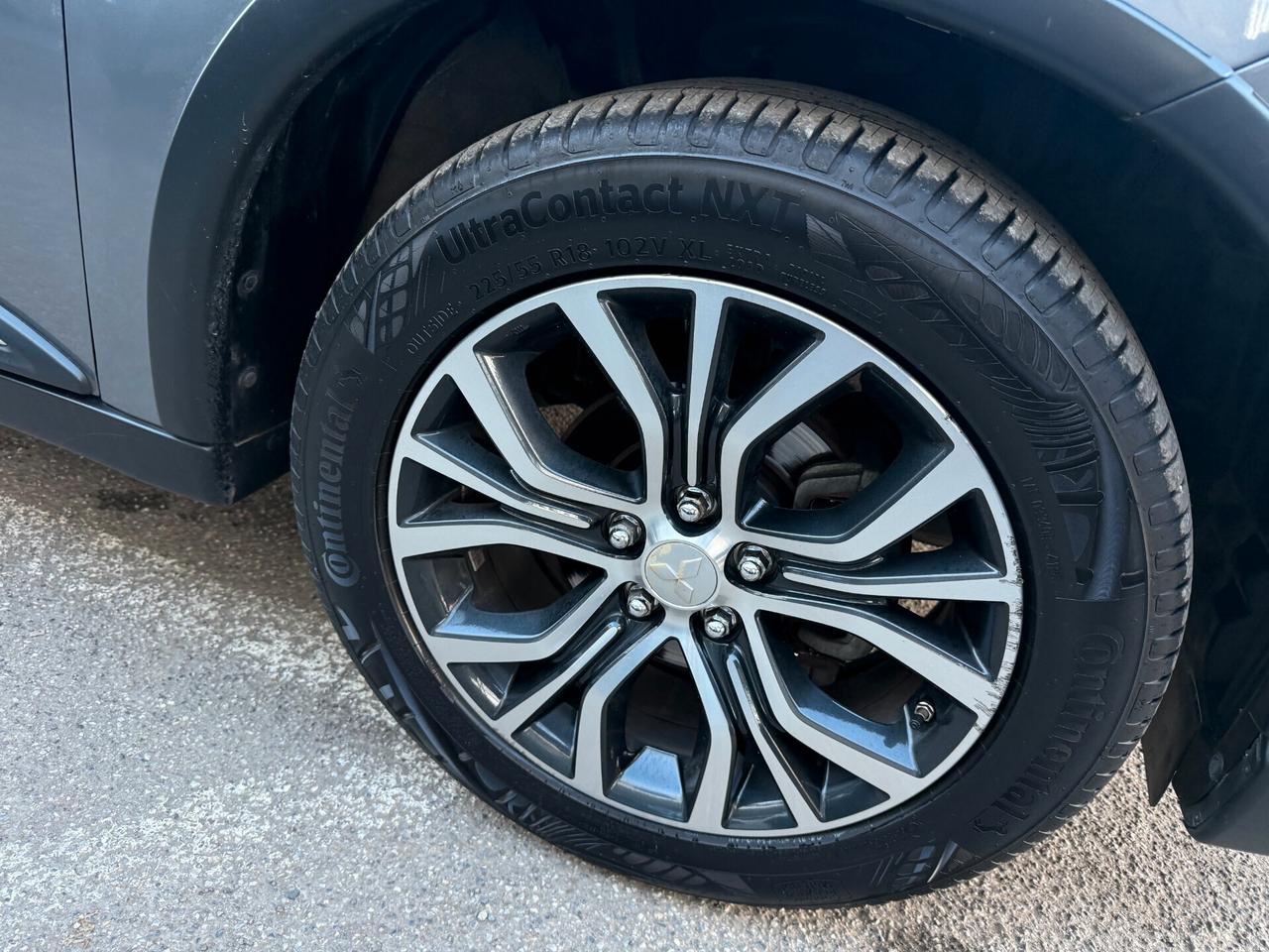 Mitsubishi Outlander 2.2 Plus awd 7 POSTI i auto