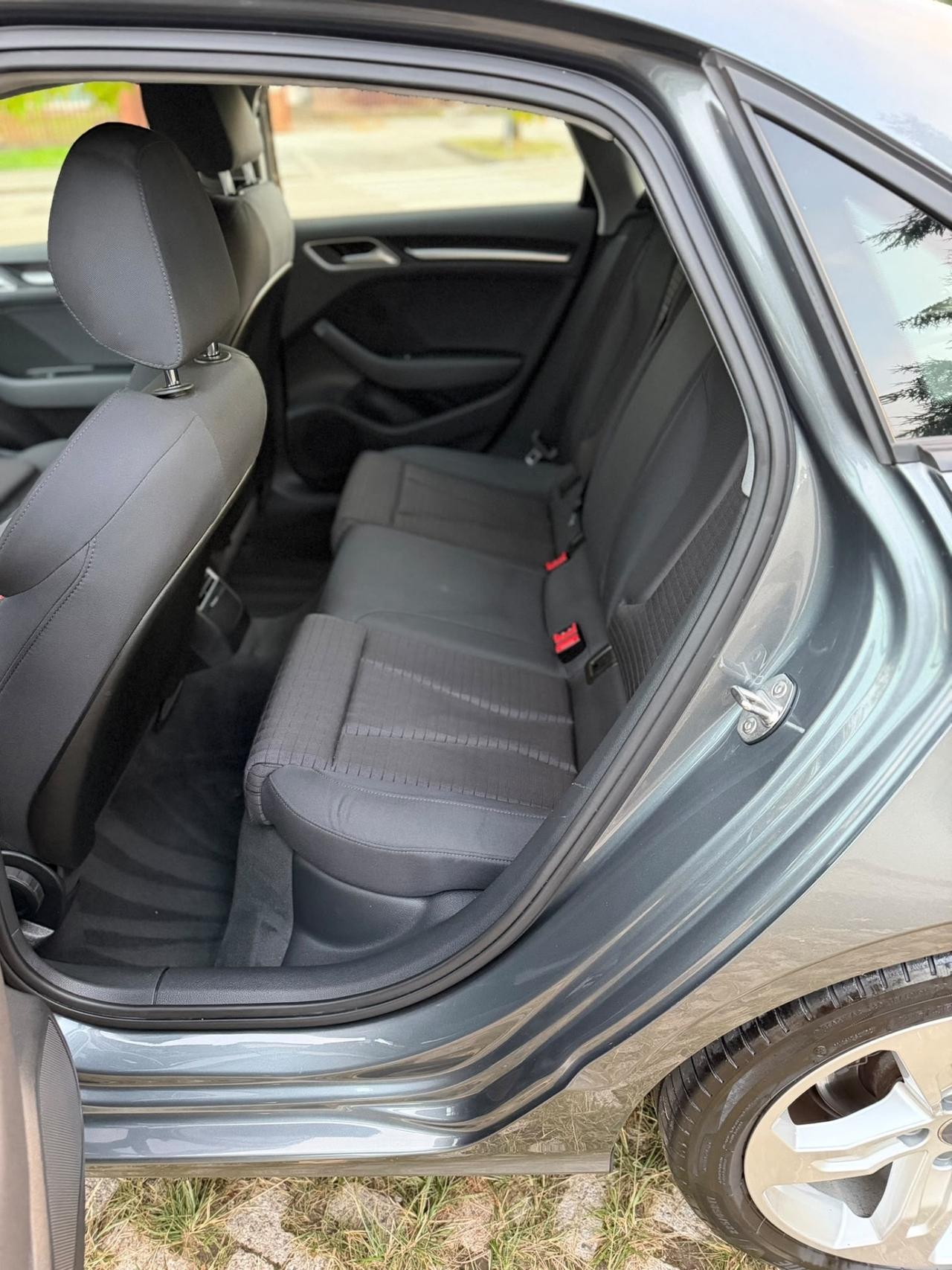 Audi A3 Sedan 1.6 TDI 116 CV S tronic